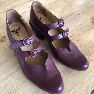 John Fluevog AINE Mary Jane Double Strap Heeled Pumps in Burgundy in W8.5 / W39